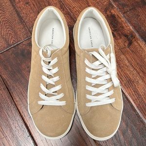 American Eagle New never worn tan newbuck